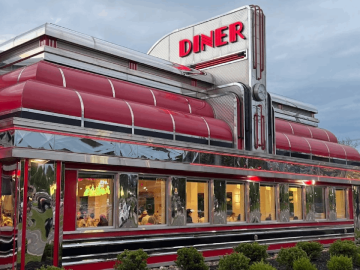 14 Retro Tennessee Diners That Feel Like Stepping Back Into the 1960s