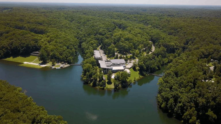 7 Restaurants Tucked Inside Tennessee State Parks That Feel Like a Secret Escape