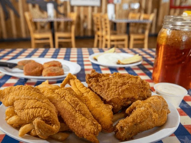 8 Tennessee Fish Camp Restaurants That Feel Straight Out of the 1970s