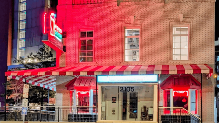 8 Tennessee Restaurants That Shut Down—Then Made an Epic Comeback