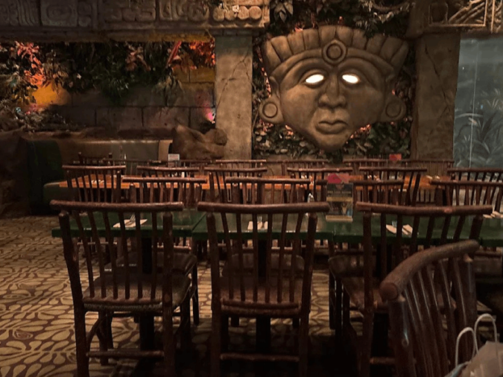 8 Wonderfully Weird Restaurants in Tennessee You'll Want to See to Believe