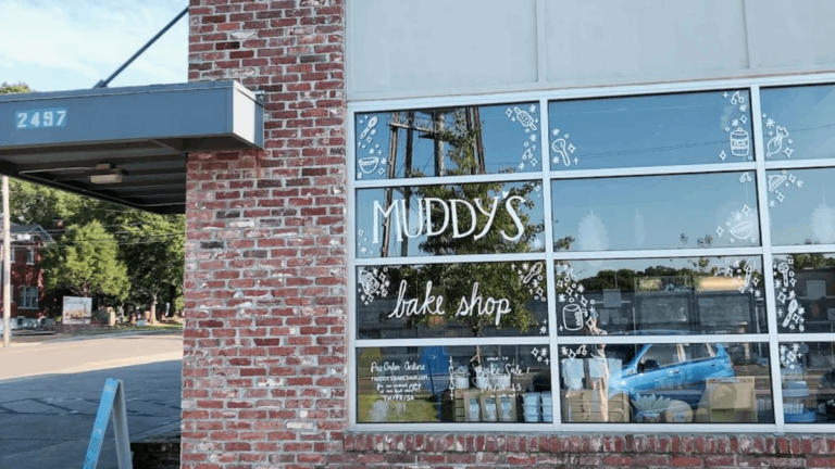 People From All Over Tennessee Are Making the Trip to This Tiny Mom-And-Pop Bakeshop