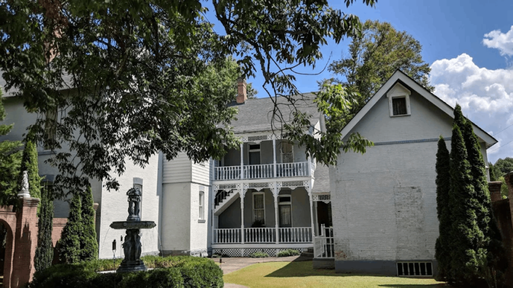 Spend the Night at This Tennessee Mansion—and Solve a Murder