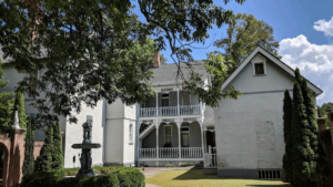 Spend the Night at This Tennessee Mansion—and Solve a Murder