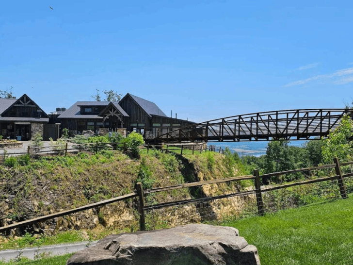 The Tennessee Mountaintop Restaurant Where The Views Are Just As Memorable As The Meal