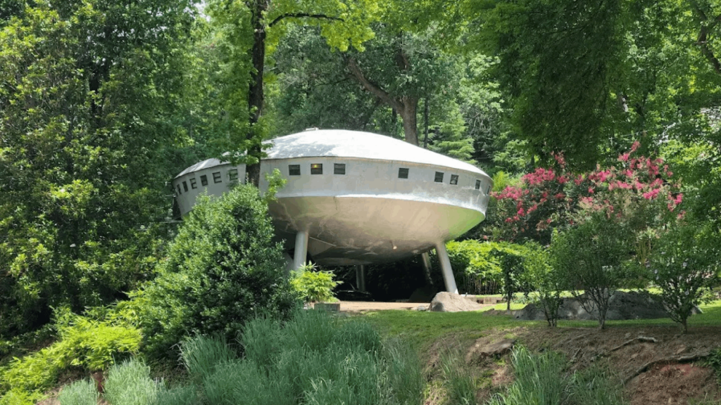 There's a Real-Life UFO House Hidden in the Woods of Tennessee