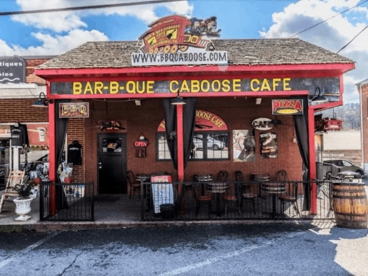 These 10 Charming Small-Town Tennessee Restaurants Bloom To Life In Spring