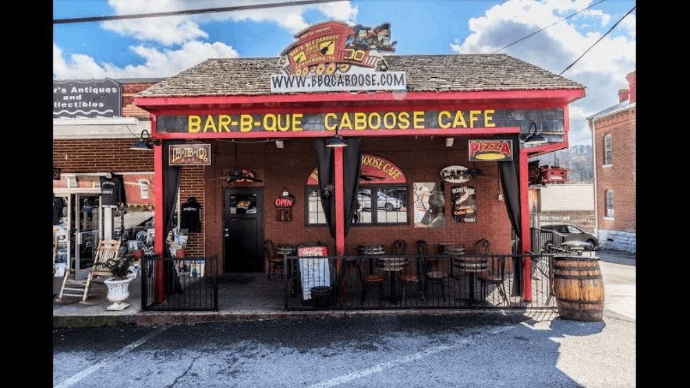 These 10 Charming Small-Town Tennessee Restaurants Bloom To Life In Spring