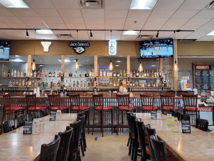 These 8 Tennessee Restaurants Skip the Menu for Daily Chalkboard Specials—and People Love It