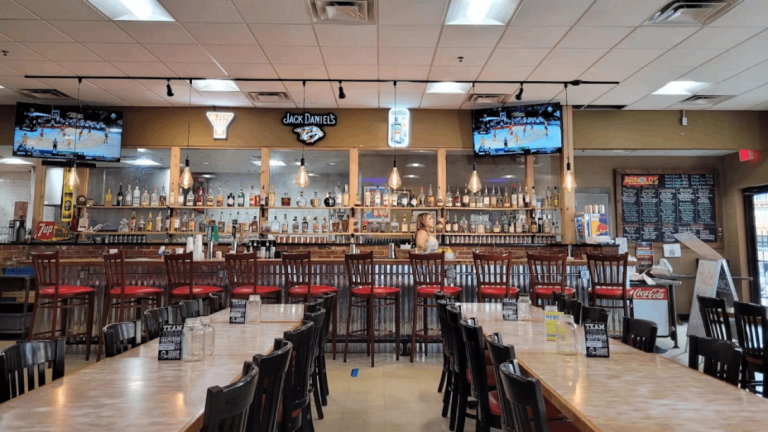 These 8 Tennessee Restaurants Skip the Menu for Daily Chalkboard Specials—and People Love It