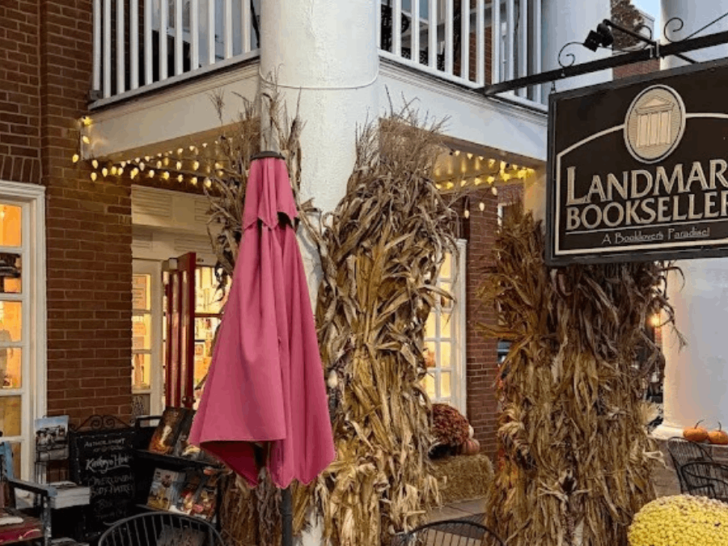 This Charming Tennessee Bookstore Is a Dream Come True for Book Lovers