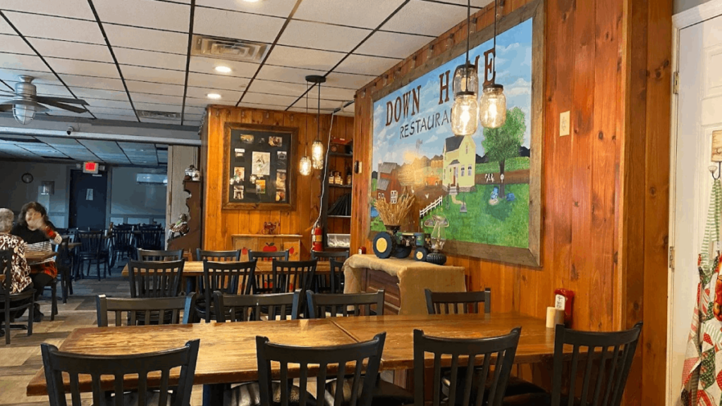 This Cozy Tennessee Spot Serves the Kind of Food You Grew Up On (And Locals Love It)