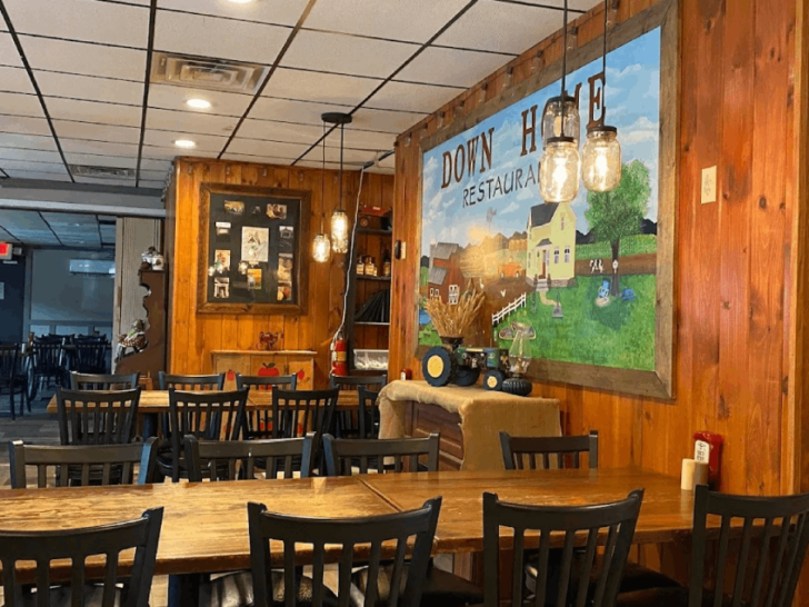 This Cozy Tennessee Spot Serves the Kind of Food You Grew Up On (And Locals Love It)