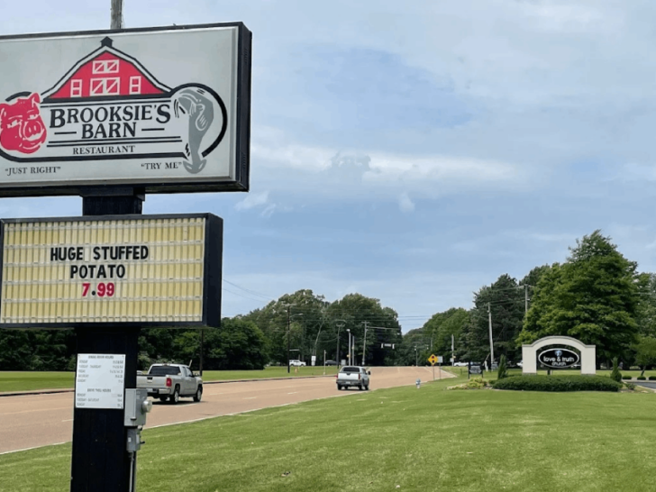 This Hidden Tennessee Barn Is An All-You-Can-Eat Haven For BBQ And Catfish
