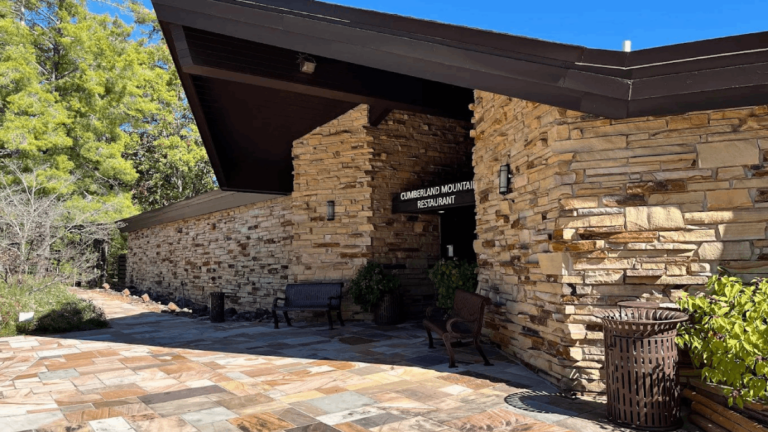 This Hidden Tennessee Restaurant Comes With Unbelievable Lake Views