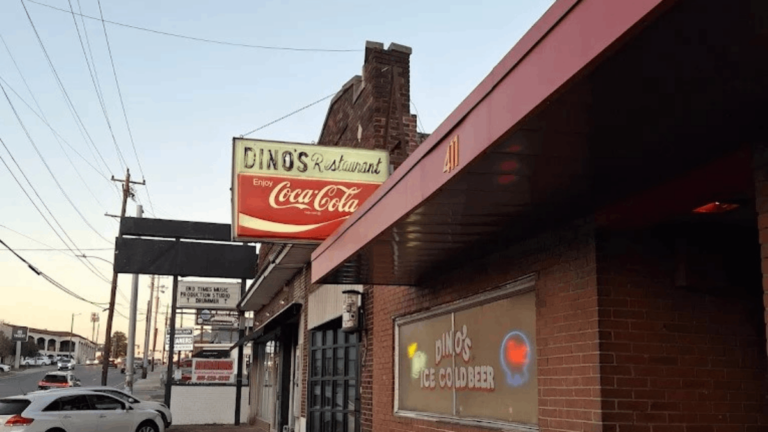 This Legendary Dive Bar in Tennessee Serves Burgers People Can’t Stop Talking About