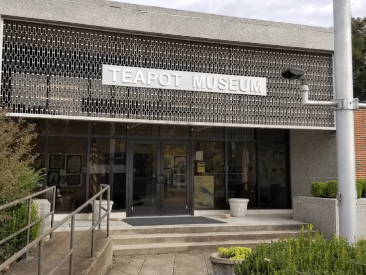 This Low-Key Tennessee Spot Holds One of the World's Largest Teapot Collections