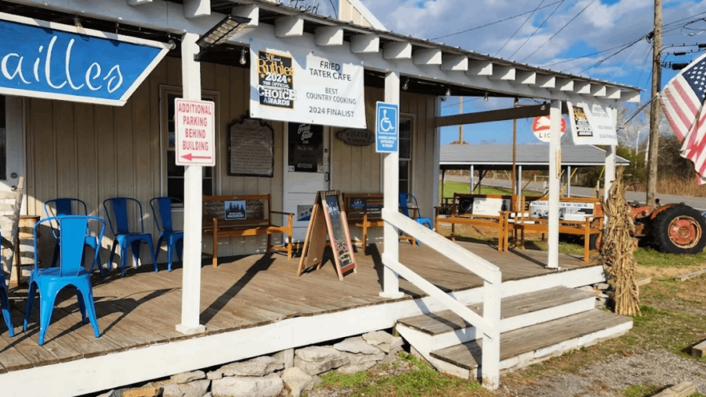 This Middle-of-Nowhere Tennessee Café Serves Fried Pies and "Fried Taters" Locals Say Are Worth the Drive