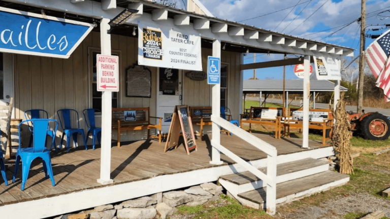 This Middle-of-Nowhere Tennessee Café Serves Fried Pies and “Fried Taters” Locals Say Are Worth the Drive