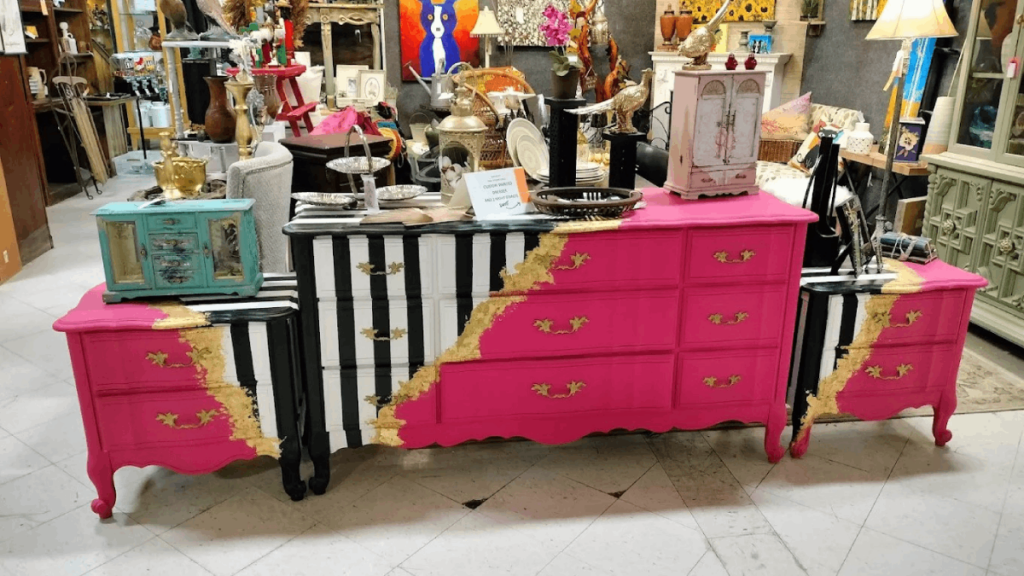 This Tennessee Antique Mall Is Packed With So Many Finds, Every Visit Feels Like a Treasure Hunt