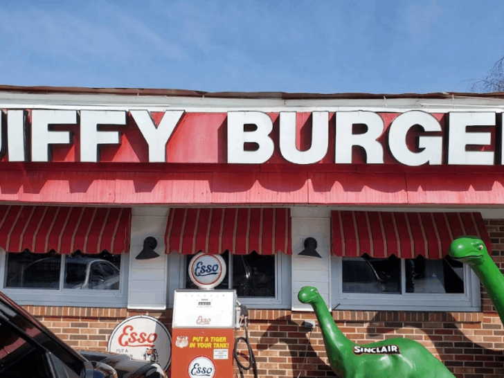 This Tennessee Burger Joint With Carhop Service Feels Like Stepping Back in Time