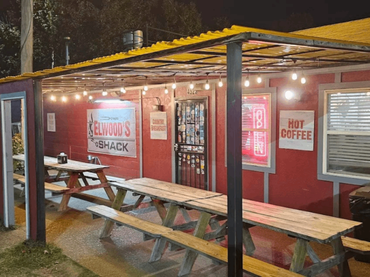 This Tennessee Hole-in-the-Wall Shack Serves Juicy BBQ People Can&rsquo;t Stop Raving About