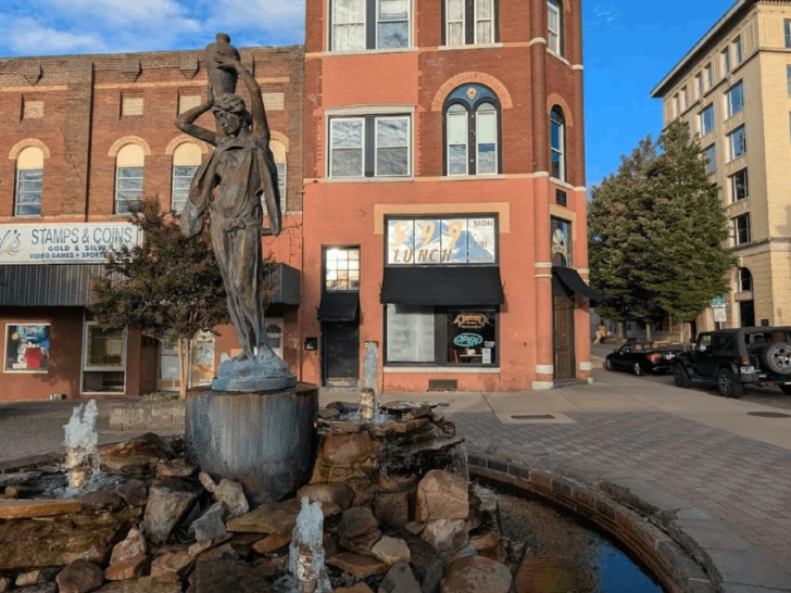 This Tennessee Restaurant Is Quietly Serving Authentic German-Style Schnitzel