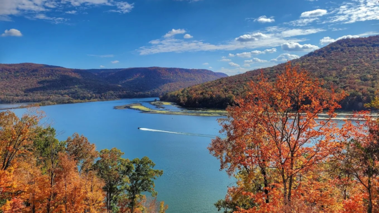 10 Beautiful Tennessee Paddling Spots for a Peaceful Day on the Water