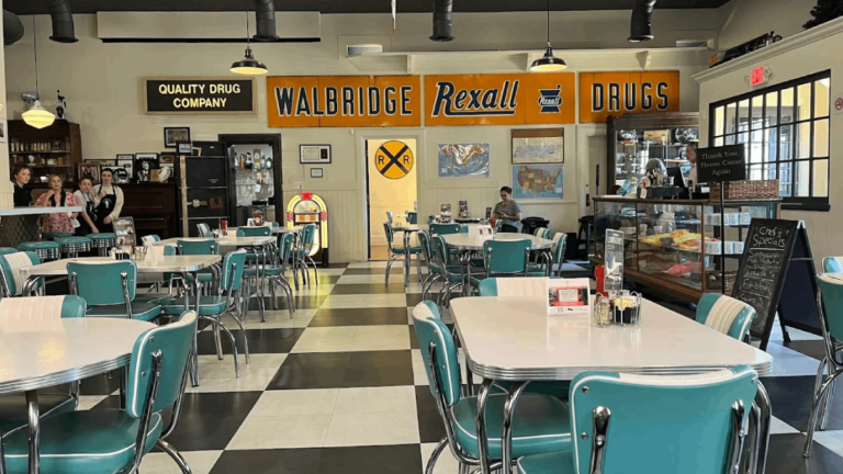 10 Old-Fashioned Tennessee Restaurants Where the Food Still Shines