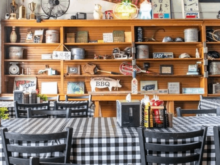 10 Small-Town Tennessee Spots With Fried Bologna Sandwiches You'll Crave