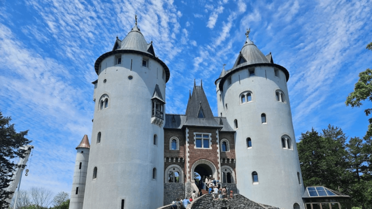 10 Tennessee Castles and Gardens That Turn a Spring Drive Into Something Magical