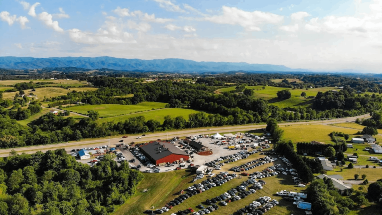 10 Tennessee Grocery Stores That Turn Shopping Into A Food Lover’s Adventure