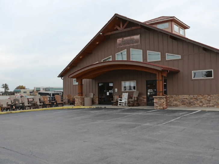 10 Tennessee Stores Where You Can Buy Homemade Jams, Fresh Baked Goods, And All Kinds Of Local Goodies