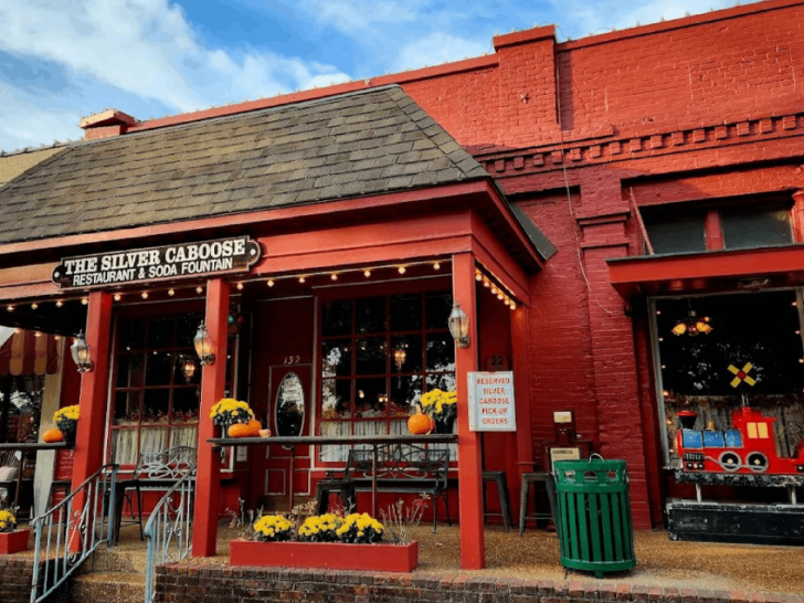 11 Must-Try Tennessee Restaurants With Portions Big Enough for Two