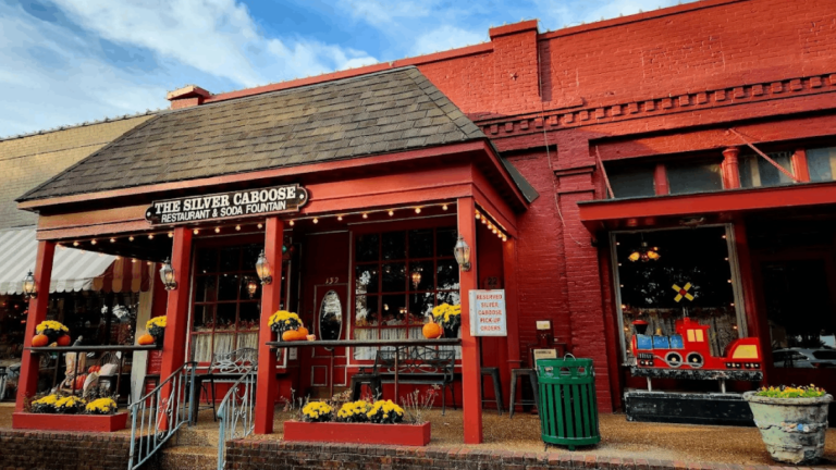 11 Must-Try Tennessee Restaurants With Portions Big Enough for Two