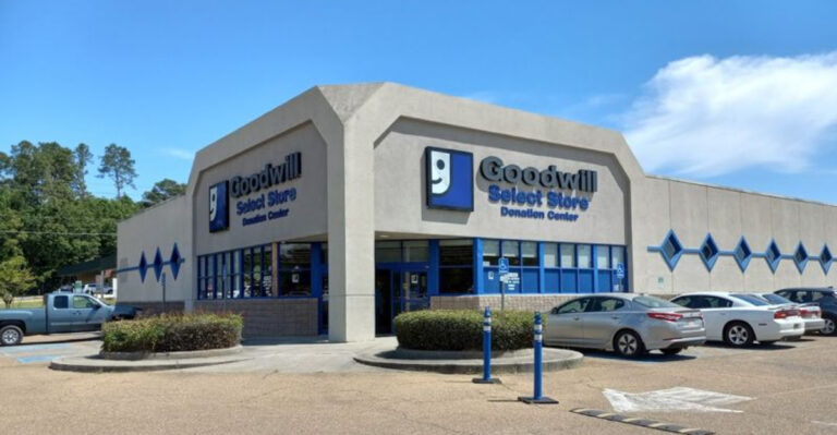 11 Massive Thrift Stores in Mississippi Packed With Incredible Finds