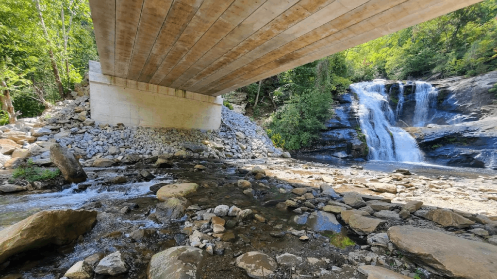 11 Tennessee Waterfalls That Are Practically Steps From the Parking Lot