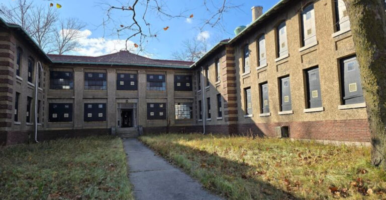 12 Creepy Abandoned Places in New Jersey Locals Never Quite Forgot