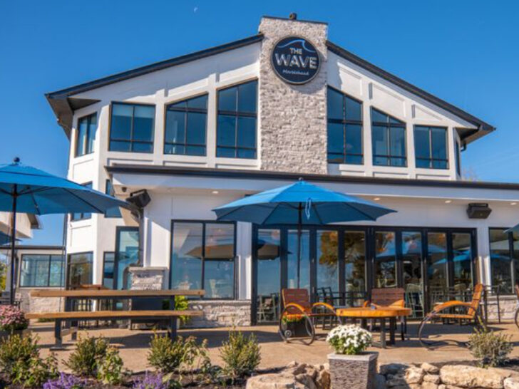 12 Ohio Waterfront Restaurants That Feel Perfect For Cozy Nights