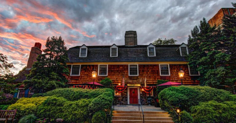 13 Haunted Hotels in New Jersey for a Seriously Spooky Overnight Stay