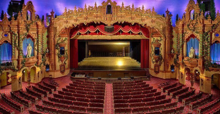 13 Historic Ohio Theaters Locals Say Are Seriously Haunted