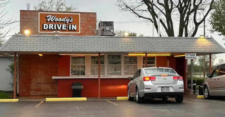 13 Ohio Drive-In Restaurants That Make Spring Rides So Easy To Love