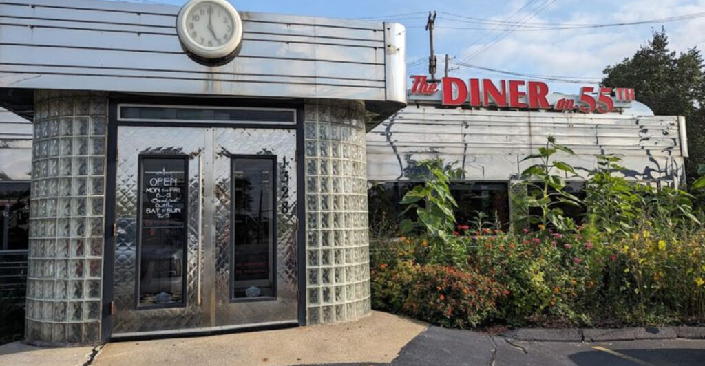 13 Retro Style Diners In Ohio That Still Hold Onto Their Charm