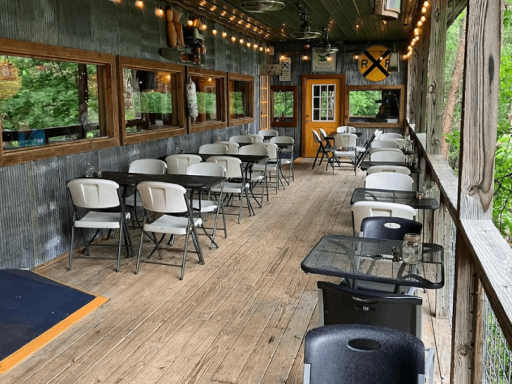 14 Tennessee Restaurants Where the Food Is Incredible and the Atmosphere Is Even Better