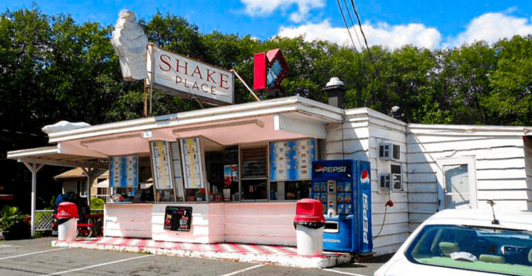 15 Drive-In Restaurants Across Pennsylvania Serving a Taste of Nostalgia