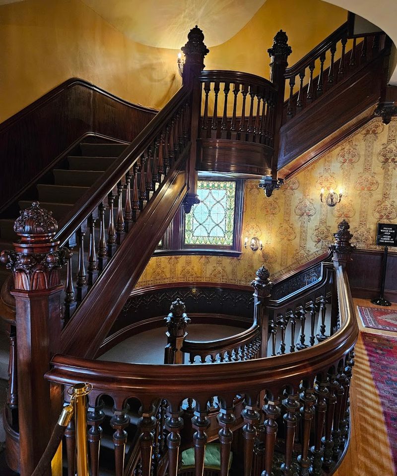 Woodwork That Stops You Mid-Sentence