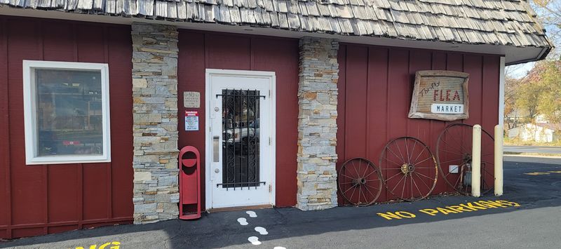 Thrifty Flea Market (Des Moines)