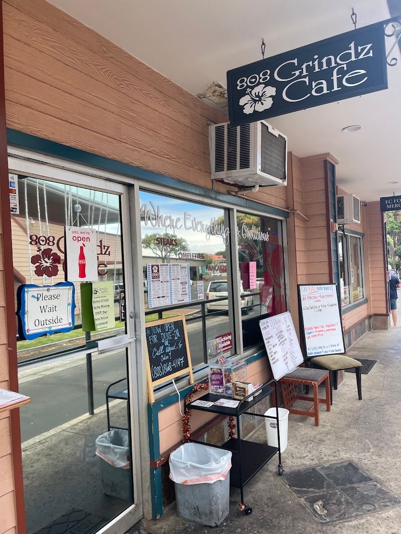 808 Grindz Cafe (Lahaina)