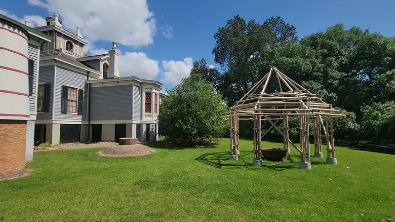 Secret Nooks and Garden Paths