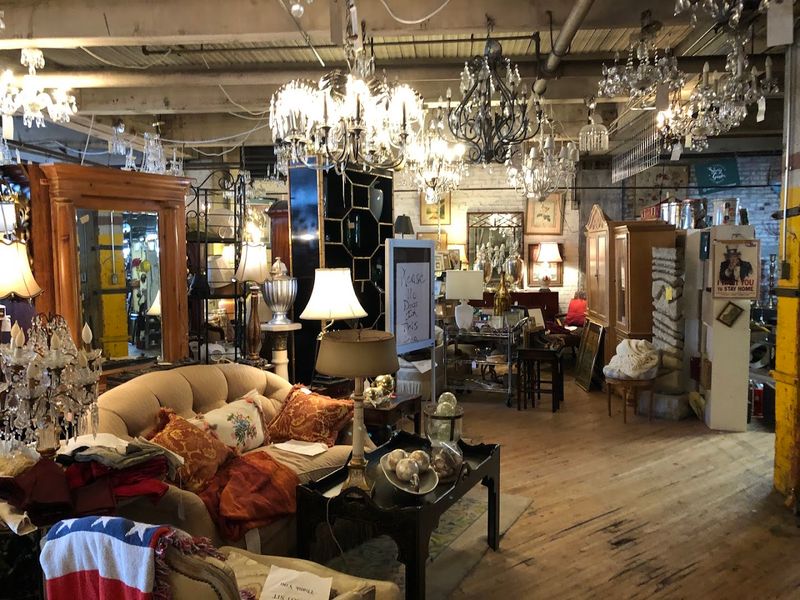 Midland Arts & Antiques Market (E Michigan St, Indianapolis)